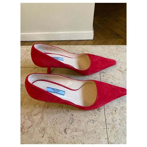 scarpe prada rosse decoltè|Scarpette Prada in Scamosciato Rosso taglia 37.5 EU .